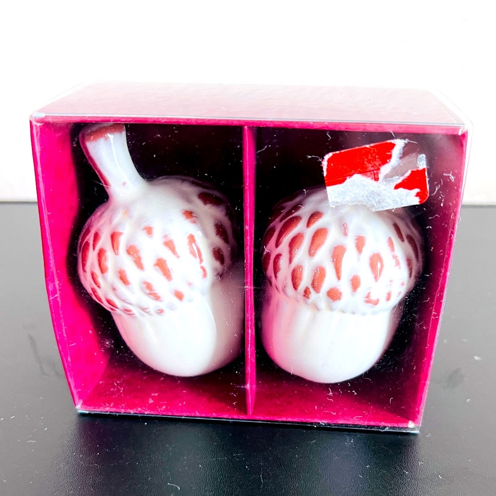 Vtg NIB THANKSGIVING FALL HOLIDAY ACORN LEAVES SALT & PEPPER SHAKERS TARGET HOME